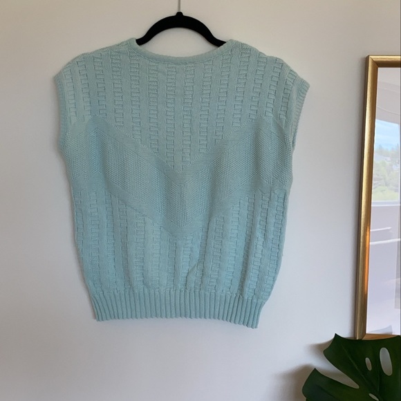 Vintage light blue sweater vest. - Picture 3 of 3